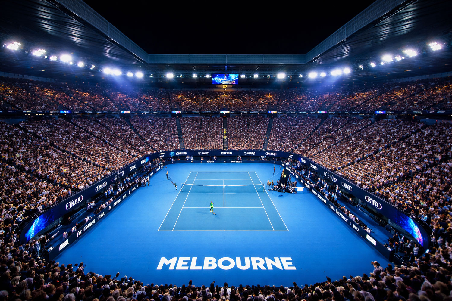 Campo centrale degli Australian Open a Melbourne durante il match notturno tra Sinner e Djokovic, con stadio illuminato e pubblico sugli spalti.