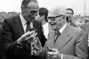 Enzo Bearzot e il presidente Sandro Pertini con la pipa durante il Mondiale di Spagna 1982