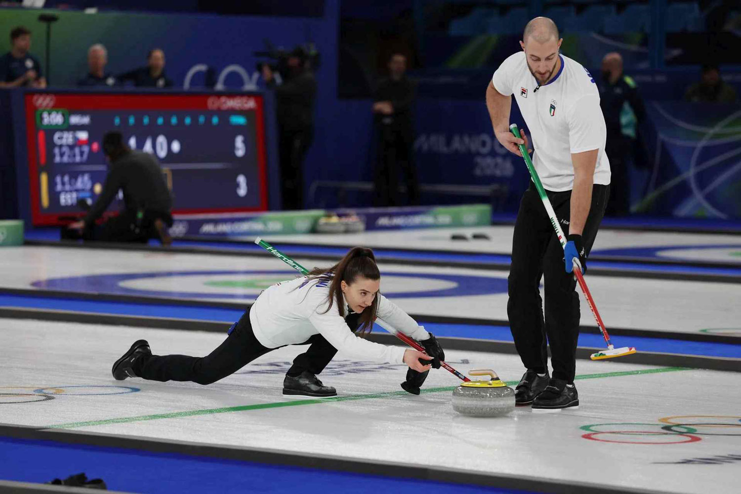 Stefania Constantini e Amos Mosaner vincono il bronzo nel curling doppio misto alle Olimpiadi Milano-Cortina 2026