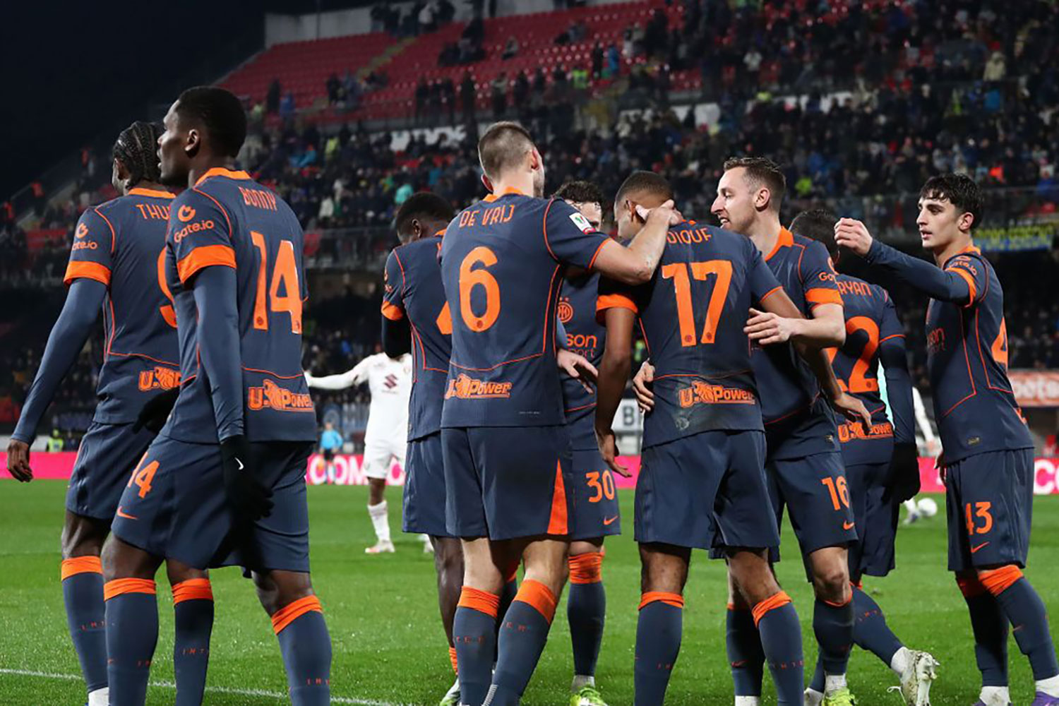 Azione di gioco durante Torino–Inter di Coppa Italia, con Inter in attacco e difesa del Torino schierata davanti alla porta.