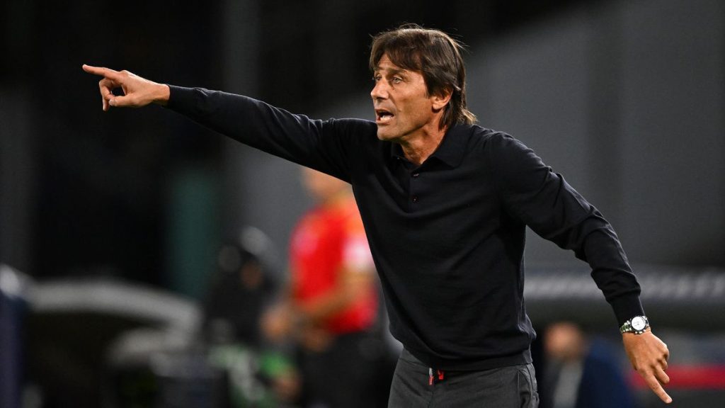 Antonio Conte allenatore del Napoli durante la vigilia della partita contro il Torino in Serie A