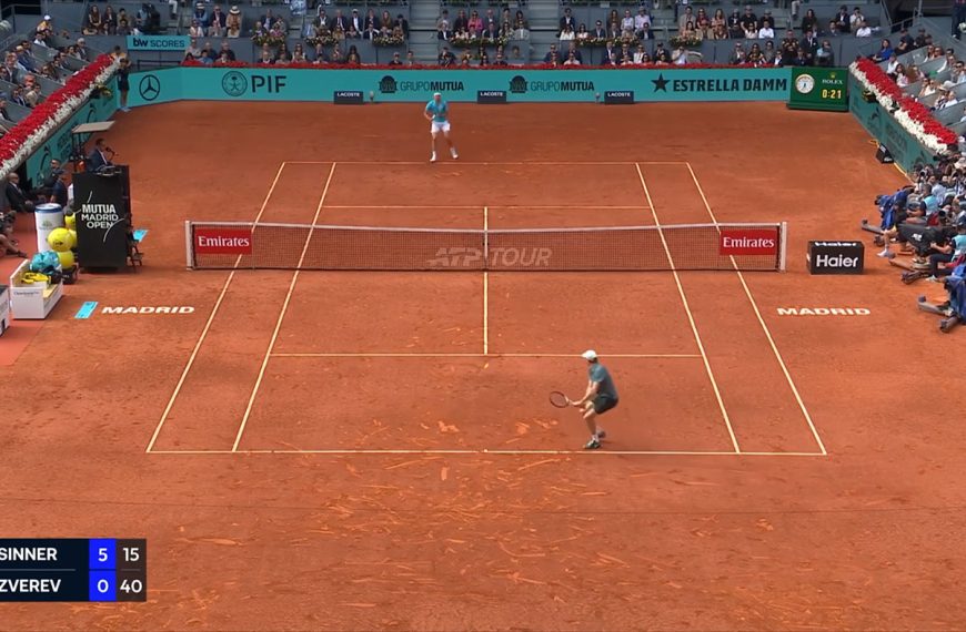 Sinner contro Zverev al Madrid Open 2026 durante uno scambio sulla terra rossa